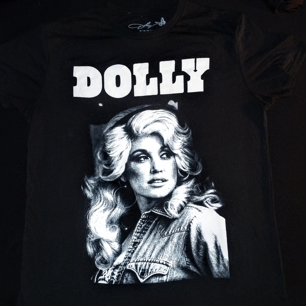 Size M Women's Dolly Parton T-shirt
